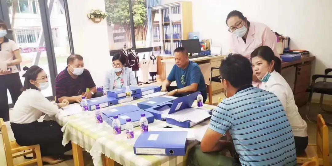 区教育局检查华师儿童之家双语幼儿园复课准备及疫情防控工作