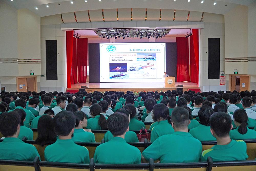 走近科学 | 大连理工大学李志军教授莅临华海中学开展专题讲座